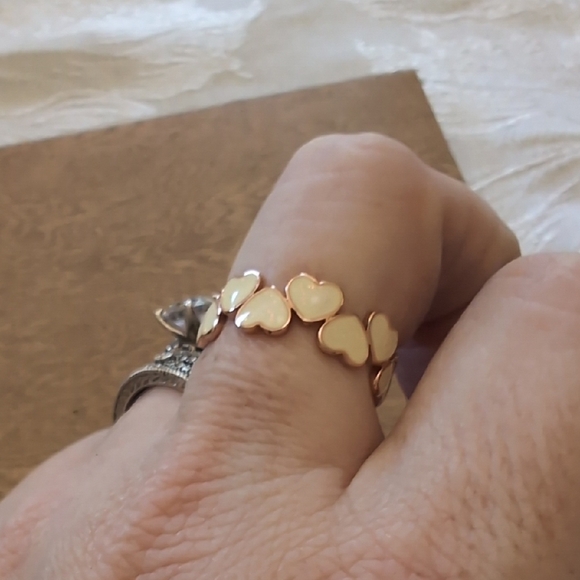 Elegant Heart Ring with Opalescent Accents - Picture 4 of 5